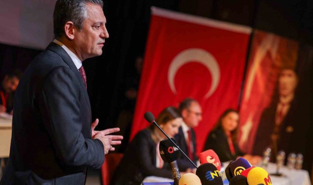CHP Genel Başkanı Özel: "İktidarı değiştirdikten sonra gerçek bir anayasayı tüm yönleriyle konuşacağız"