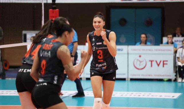 Eczacıbaşı Dynavit evinde set vermedi