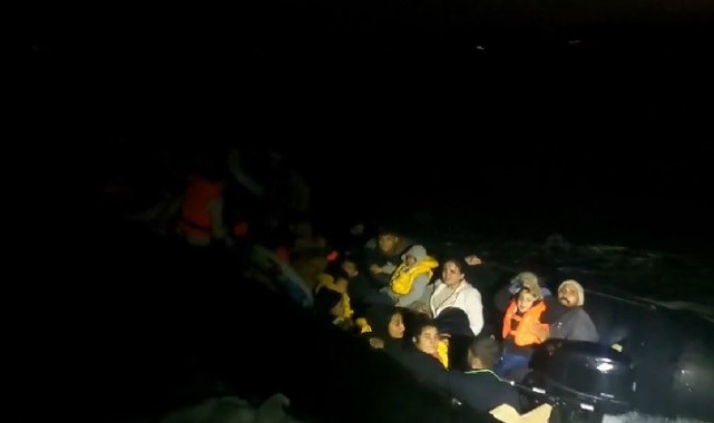 İzmir açıklarında canpazarı: 24'ü çocuk 53 düzensiz göçmen yakalandı