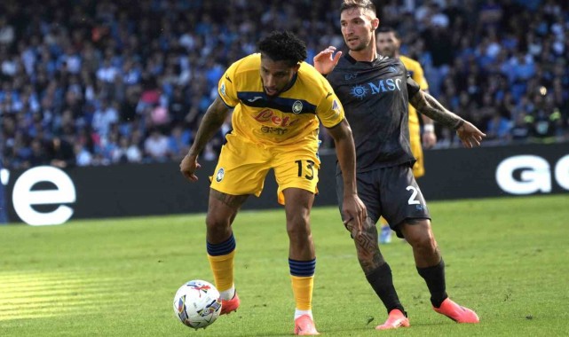 Lider Napoli'ye, Atalanta'dan çelme