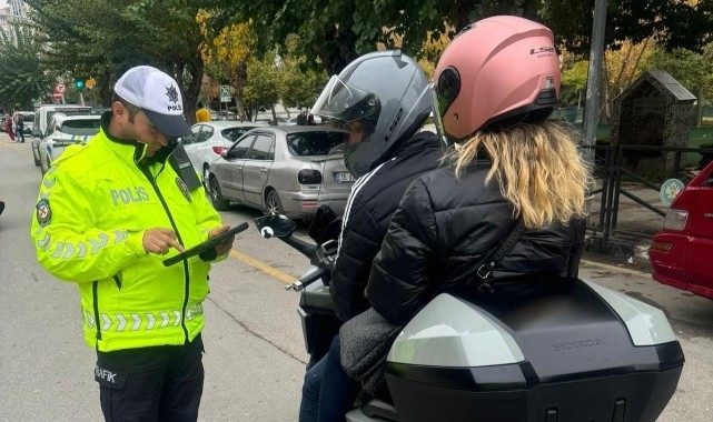 Manisa'da Motosiklet ve Motorlu Bisiklet Denetimlerinde 1.1 Milyon Lira Ceza Kesildi
