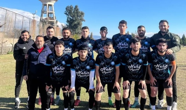 Manisa'da İmam Hatipliler Gençlikspor devreye namağlup lider girdi