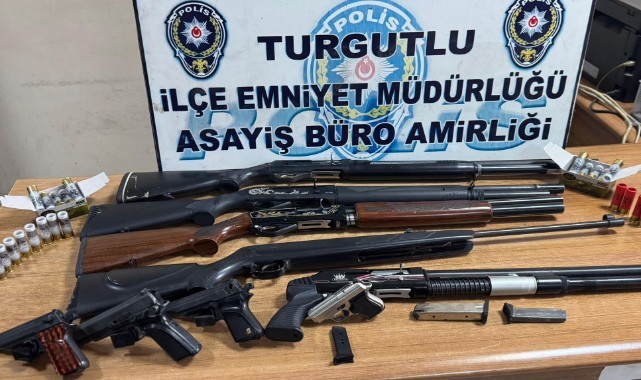 Turgutlu'da meskun mahalde havaya ateş açan şahıslara operasyon düzenlendi