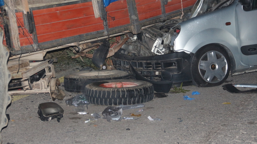 Manisa'da feci kaza: 1 ölü, 2 yaralı