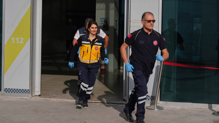Acil sağlık ekibinde görevli doktor, 26 yıldır zamanla yarışıp hayat kurtarıyor