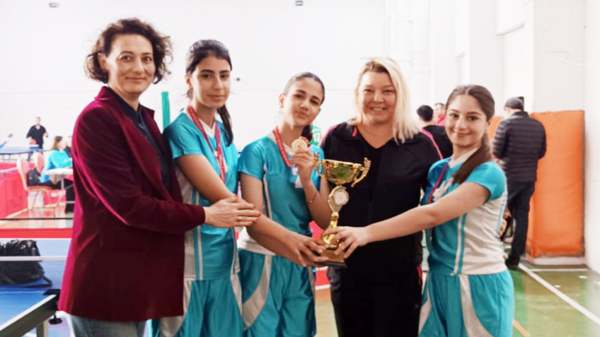Niyazi Üzmez Anadolu Lisesi Manisa Şampiyonu!