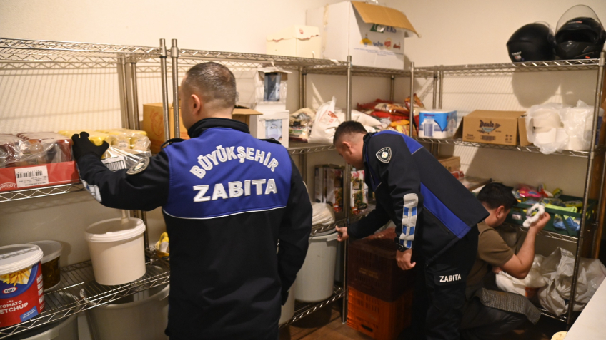 Büyükşehir, Denetimlerine Yılın İlk Saatlerinde de Devam Etti