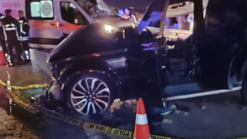 Otomobil kamyona çarptı: 1 ölü, 1 yaralı