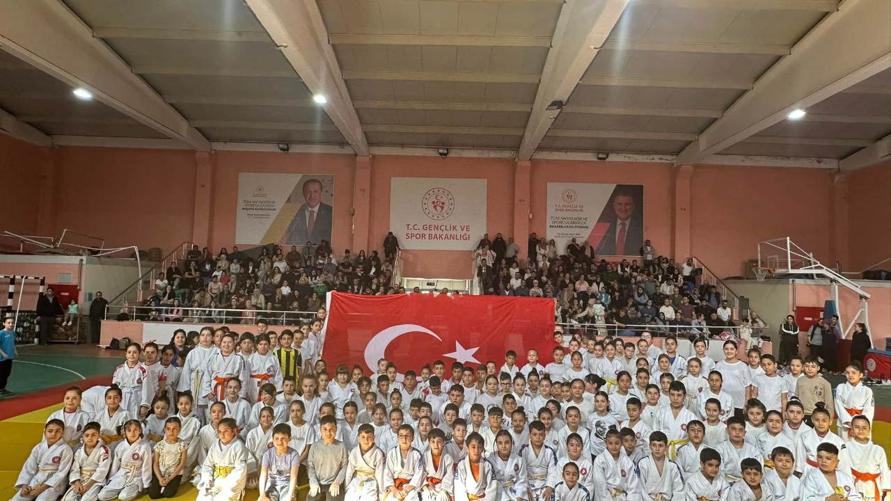 Salihli’de Çanakkale Deniz Zaferi'nin 110. yıl dönümüne özel turnuva