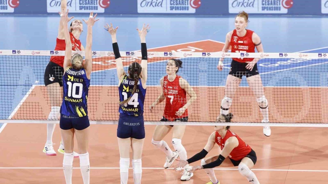 2025 Kadınlar AXA Sigorta Kupa Voley’de ilk finalist Fenerbahçe