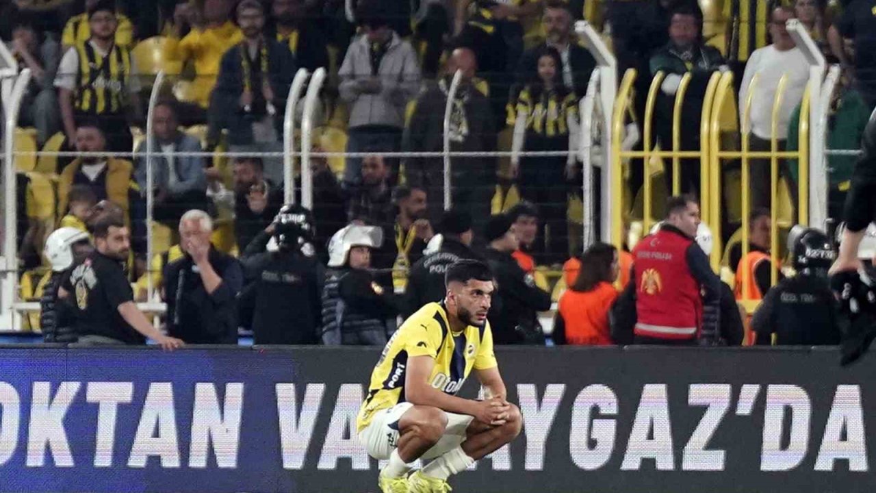 Fenerbahçe evinde 10 puan kaybetti