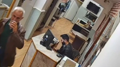 CHP Genel Başkanı Özgür Özel’e saldırıda bulunan şahsın saldırıdan önceki görüntüleri ortaya çıktı