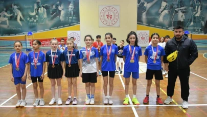 Manisalı badmintonculardan başarı