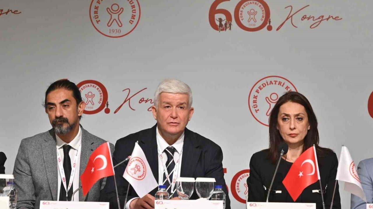 Çocuk sağlığının geleceği masaya yatırıldı