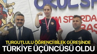 Turgutlulu öğrenci bilek güreşinde Türkiye üçüncüsü oldu