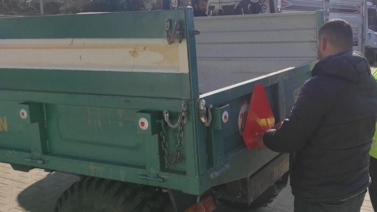 İlçede kazalara karşı reflektör uyarısı