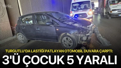 Lastiği patlayan otomobil duvara çarptı: 3'ü çocuk 5 yaralı