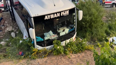 Isparta'da iki yolcu otobüsü çarpıştı: 1'i ağır 27 yaralı