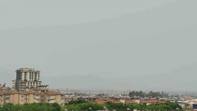 Ege'de tozlu hava etkili oldu