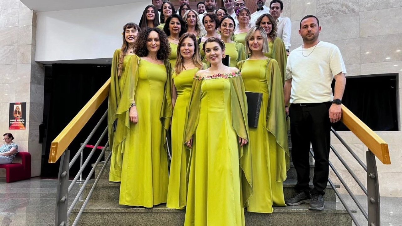 Müzik öğretmenleri İzmir’den ödülle döndü