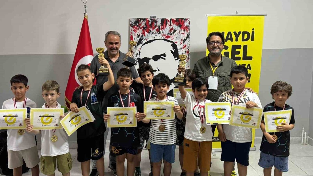 19 Mayıs satranç turnuvasına 110 sporcu katıldı