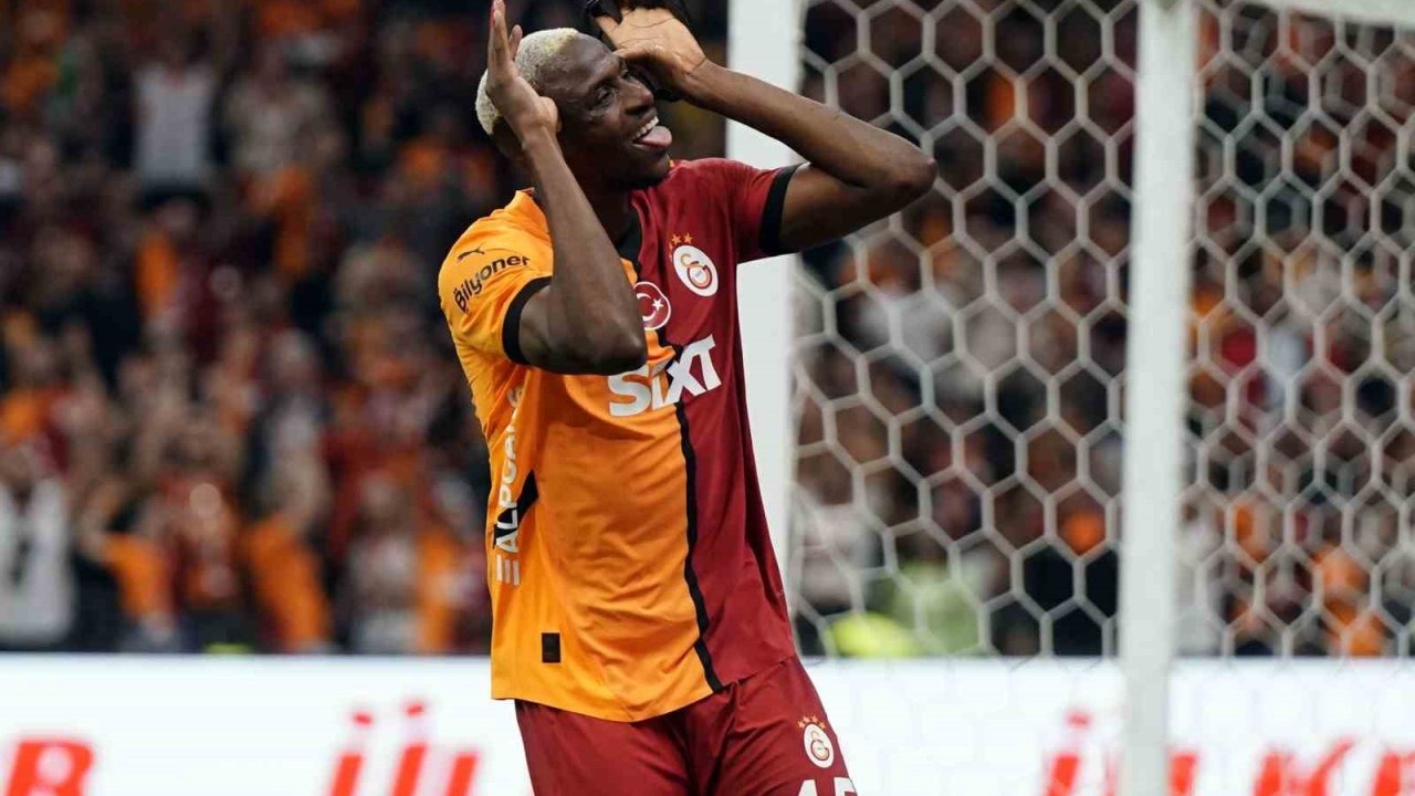 Victor Osimhen sezonu 37 golle tamamladı