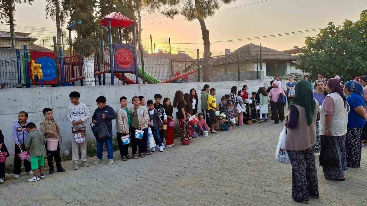 İlçede arife geleneği çocukları sevindirdi