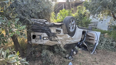 Turgutlu'da kaza: Otomobil fabrika bahçesine uçtu!