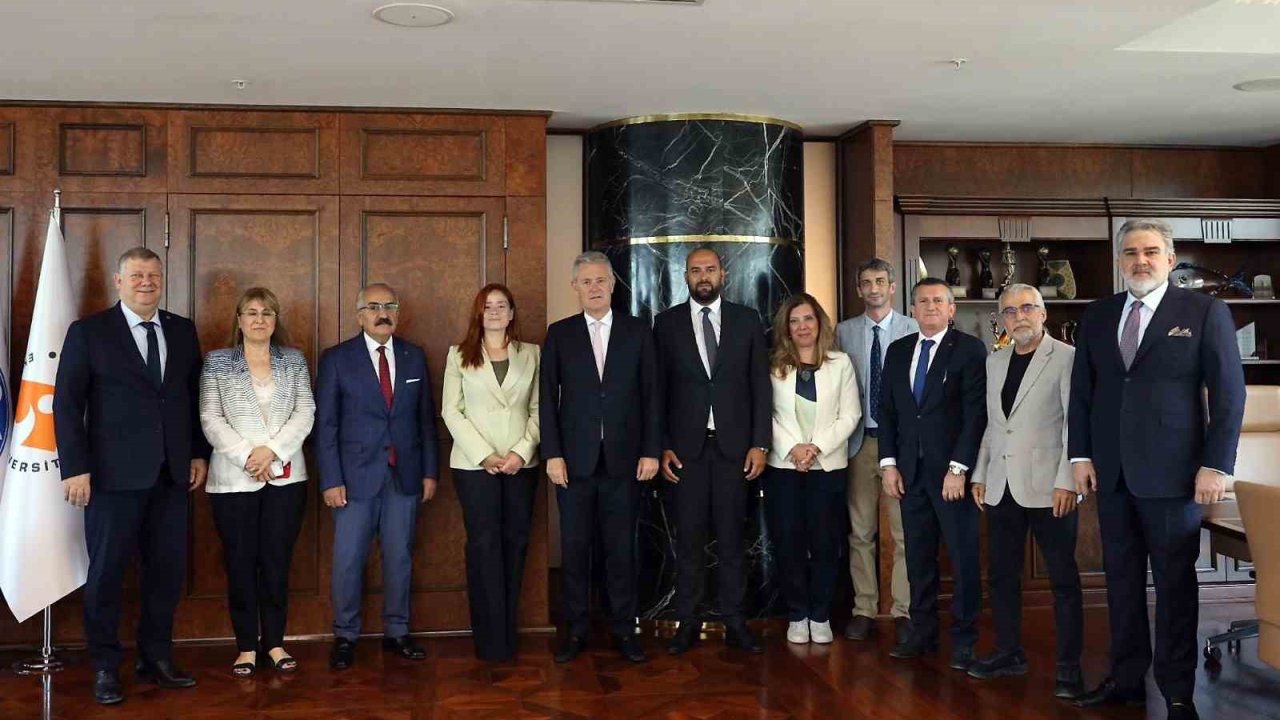 Türkiye Satranç Federasyonu’ndan, İZTO’ya ziyaret