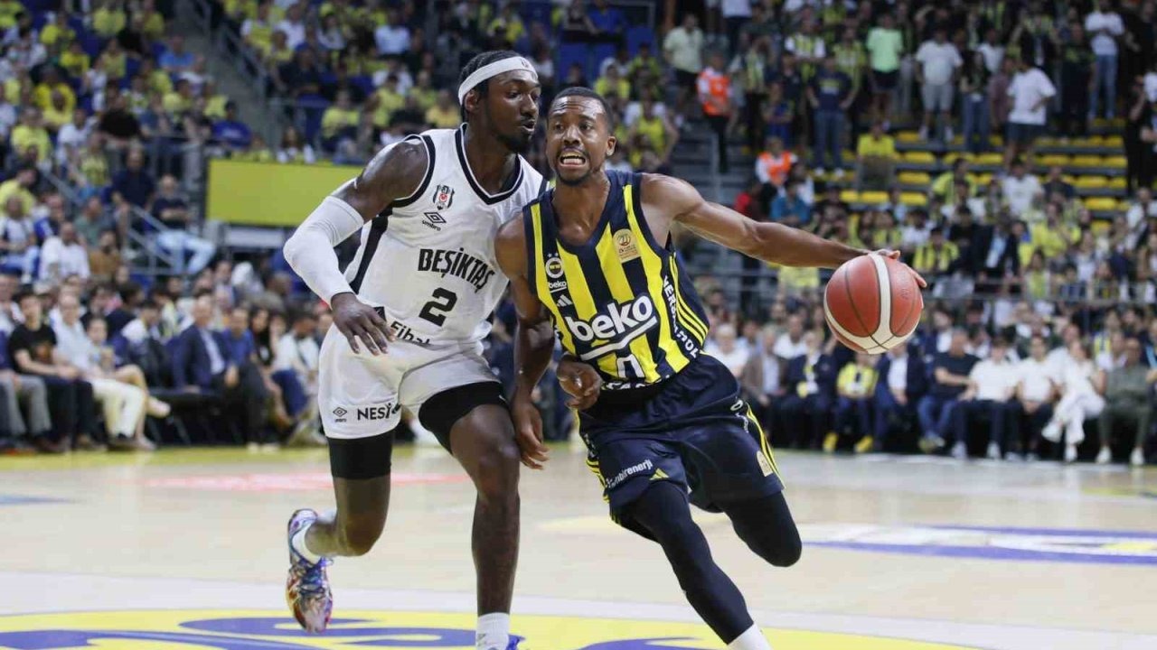 Fenerbahçe, final serisinde 2-0 öne geçti