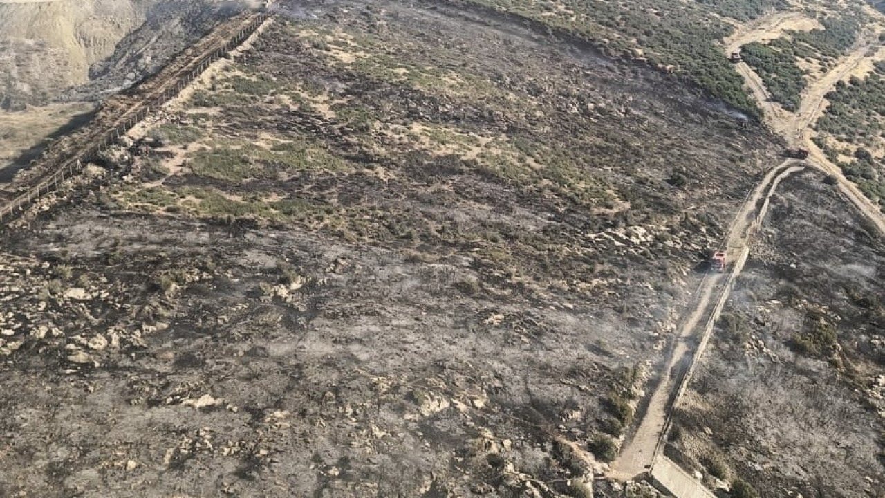 İzmir’de makilik alandaki yangın kontrol altında