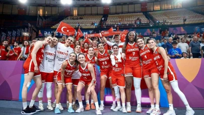 Bakan Bak, çeyrek finale çıkan A Milli Kadın Basketbol Takımı’nı tebrik etti