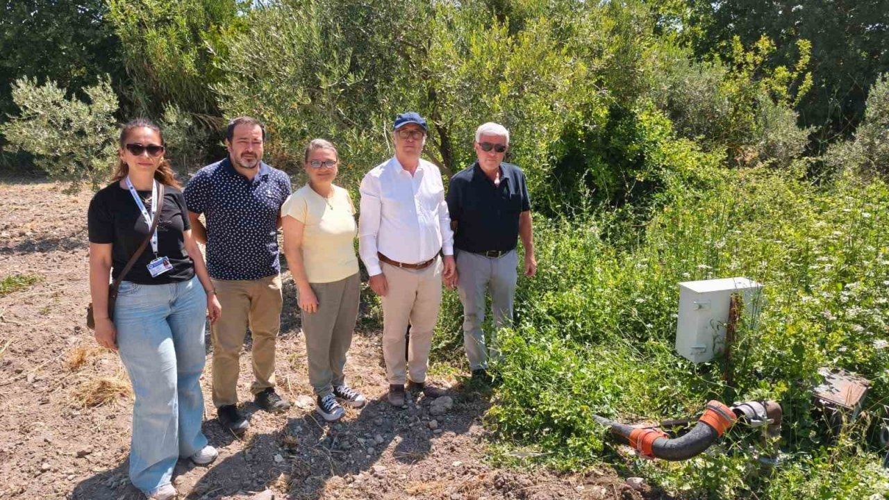 Yunusemre Belediyesi, çiftçilerin sulama sorunlarını çözüyor