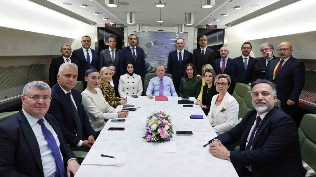 Cumhurbaşkanı Erdoğan: "Biz F-35’lerden de vazgeçmiş değiliz. Projeye dönüş ile ilgili niyetimizi muhataplarımızla görüşüyoruz"