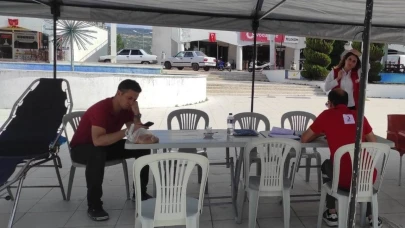Selendili vatandaşlar kan bağışına yoğun ilgi gösterdi