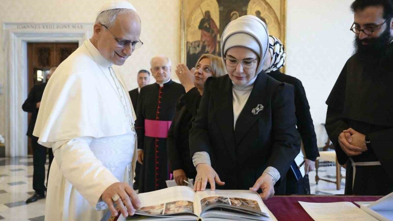Emine Erdoğan, Papa 14. Leo ile görüştü
