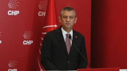 CHP Genel Başkanı Özel, Zafer Partisi Genel Başkanı Özdağ’la görüştü