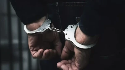 Turgutlu’da hırsızlık suçundan aranan 2 kişi tutuklandı