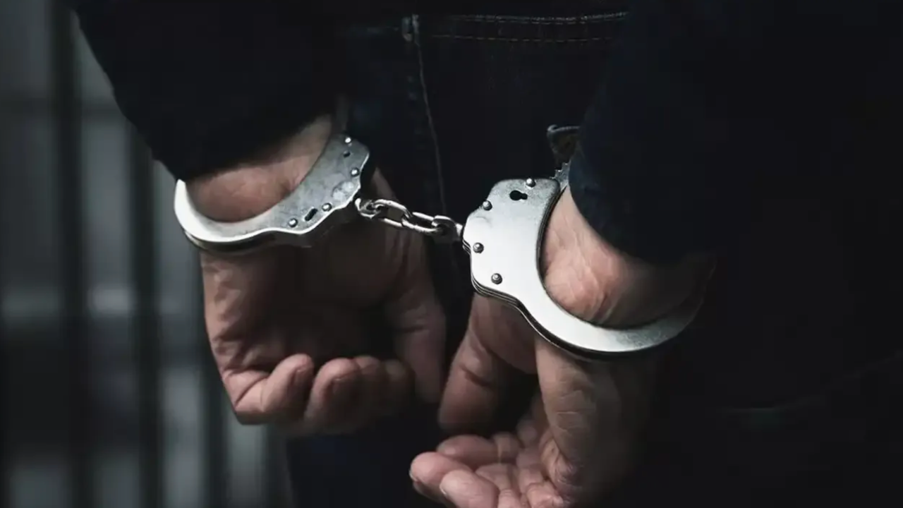 Turgutlu’da hırsızlık suçundan aranan 2 kişi tutuklandı