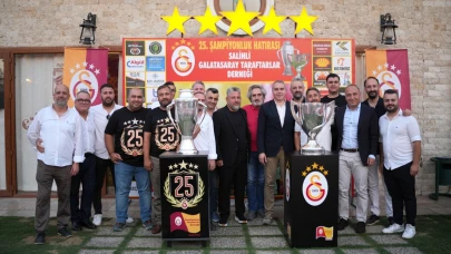 Salihli'deki Galatasaraylılardan çifte kupalı kutlama