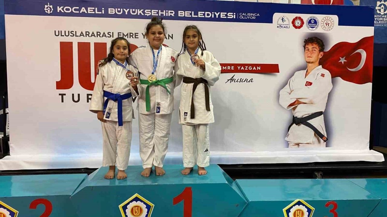 Manisa'nın minikleri Manisa’yı gururlandırdı