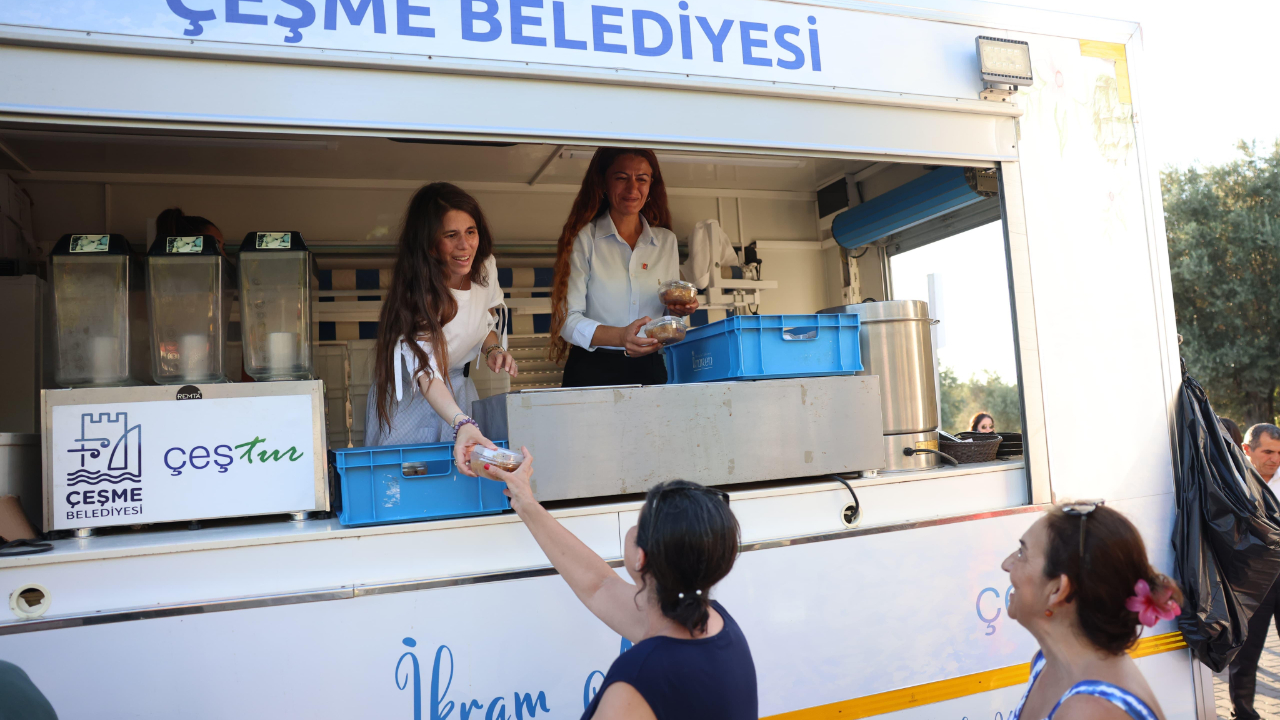 Çeşme Belediyesi’nden Muharrem Ayında aşure ikramı