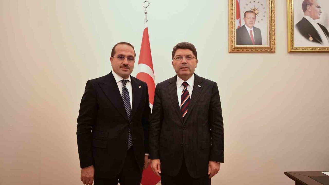 İzmir’e yeni adliye hizmet binası