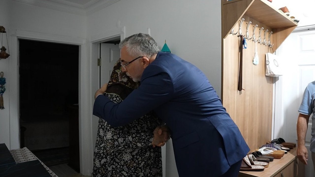 Bakan Işıkhan, Sosyal Güvenlik Kurumu personeli olan 15 Temmuz şehidi ailesini ziyaret etti