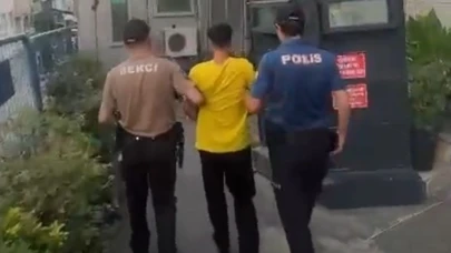 İzmir’de firari cinayet hükümlüsü kıskıvrak yakalandı!