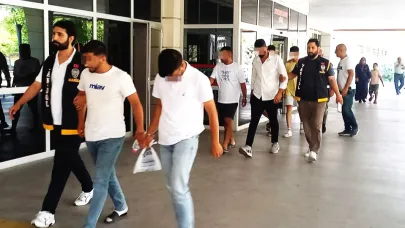 Manisa'da kendilerini savcı ve polis olarak tanıtarak dolandırdılar! 5 tutuklama