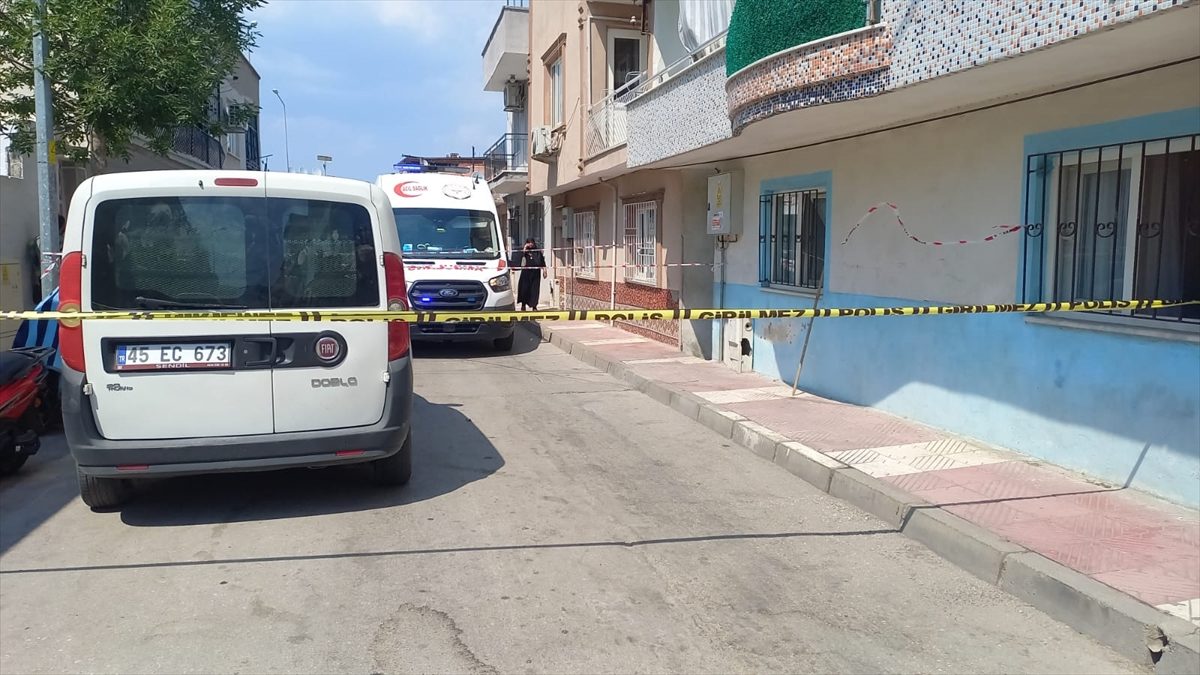 Genç kadın evinde ölü bulundu