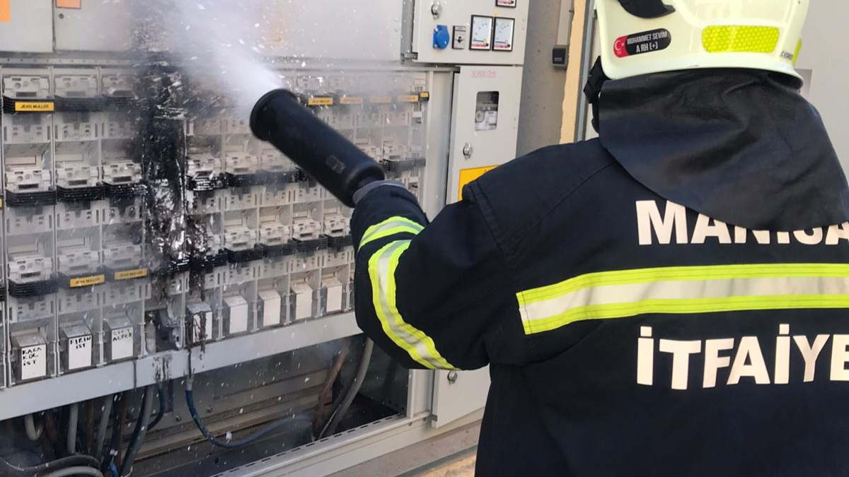 Manisa İtfaiyesi’nden Aşırı Sıcaklarda Elektrikli Aletlere Dikkat Uyarısı
