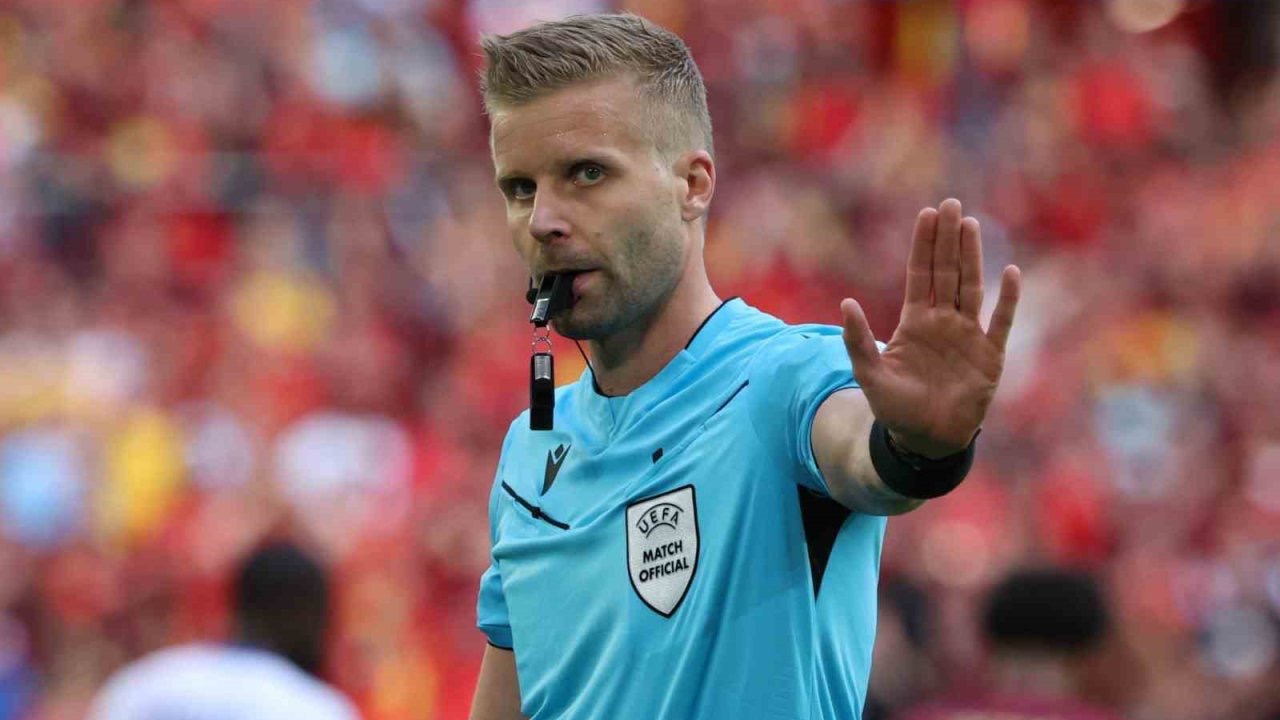 Feyenoord - Fenerbahçe maçını İsveçli hakem Glenn Nyberg yönetecek