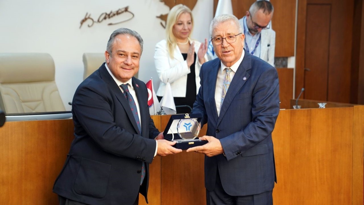 Ege Üniversitesi 70. yılında 70 TYÇ logosuyla Türkiye birincisi